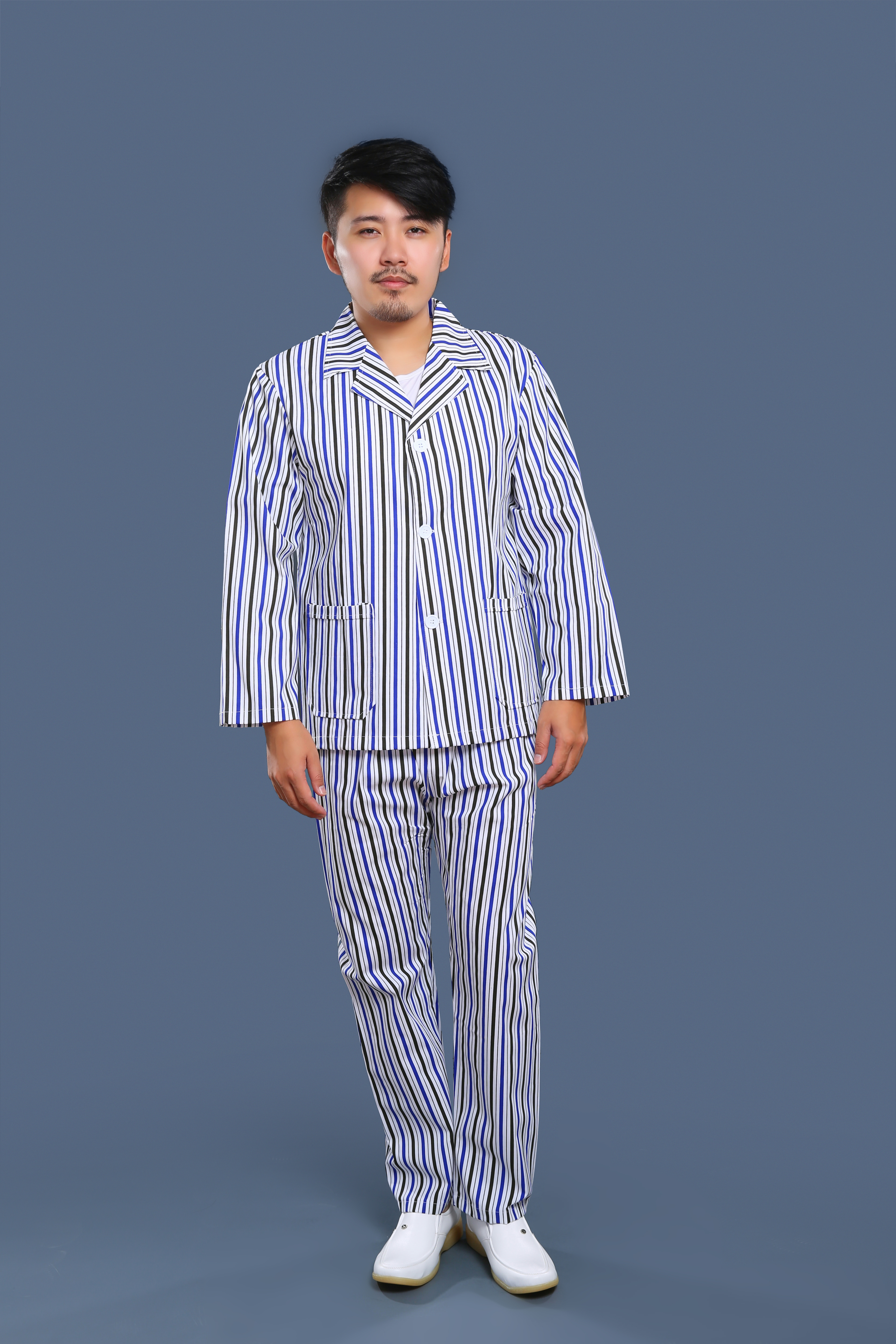 藍(lán)黑條紋病號(hào)服