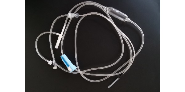 如何制作自封管輸液器