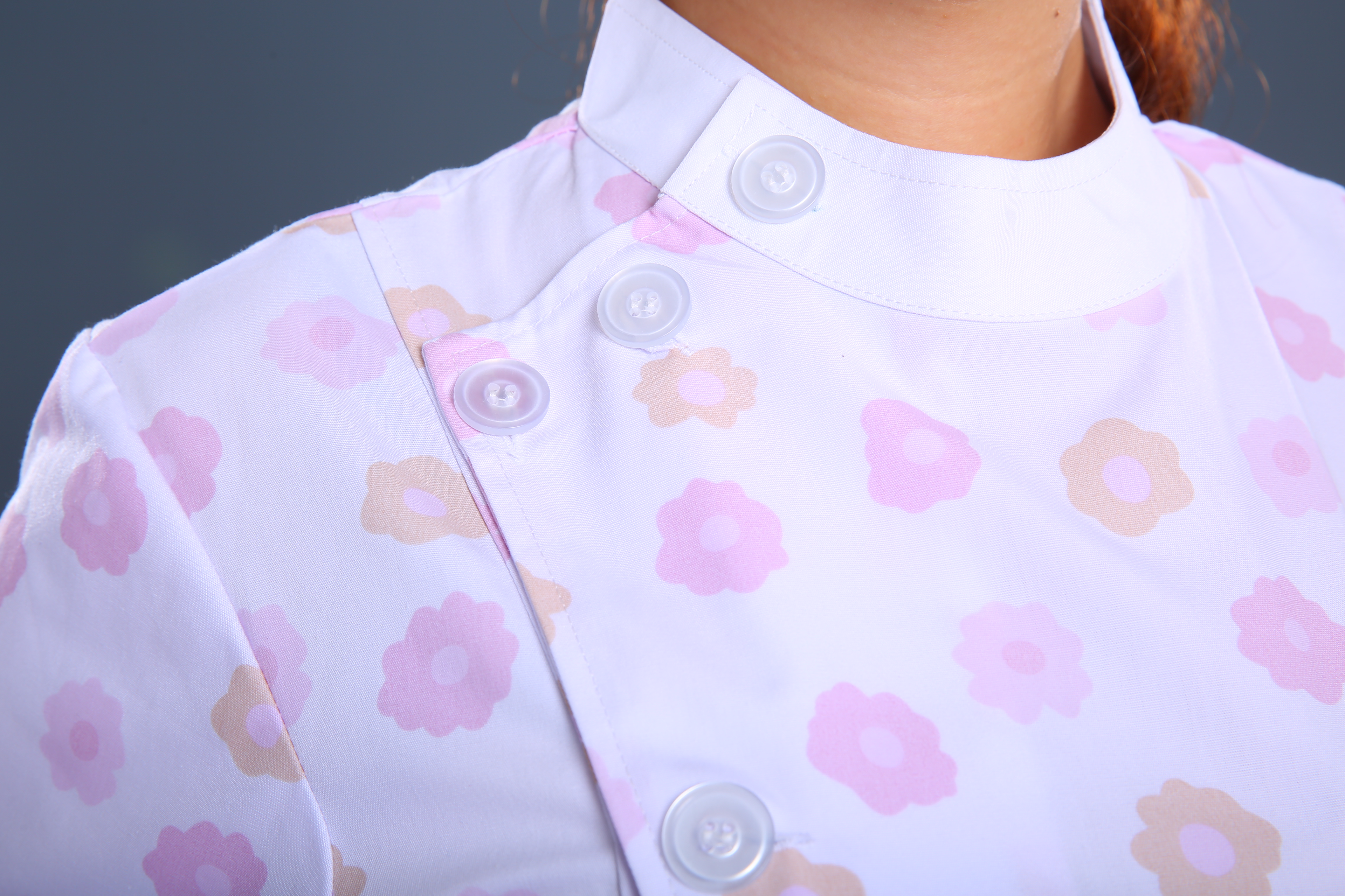 印花護(hù)士制服領(lǐng)口