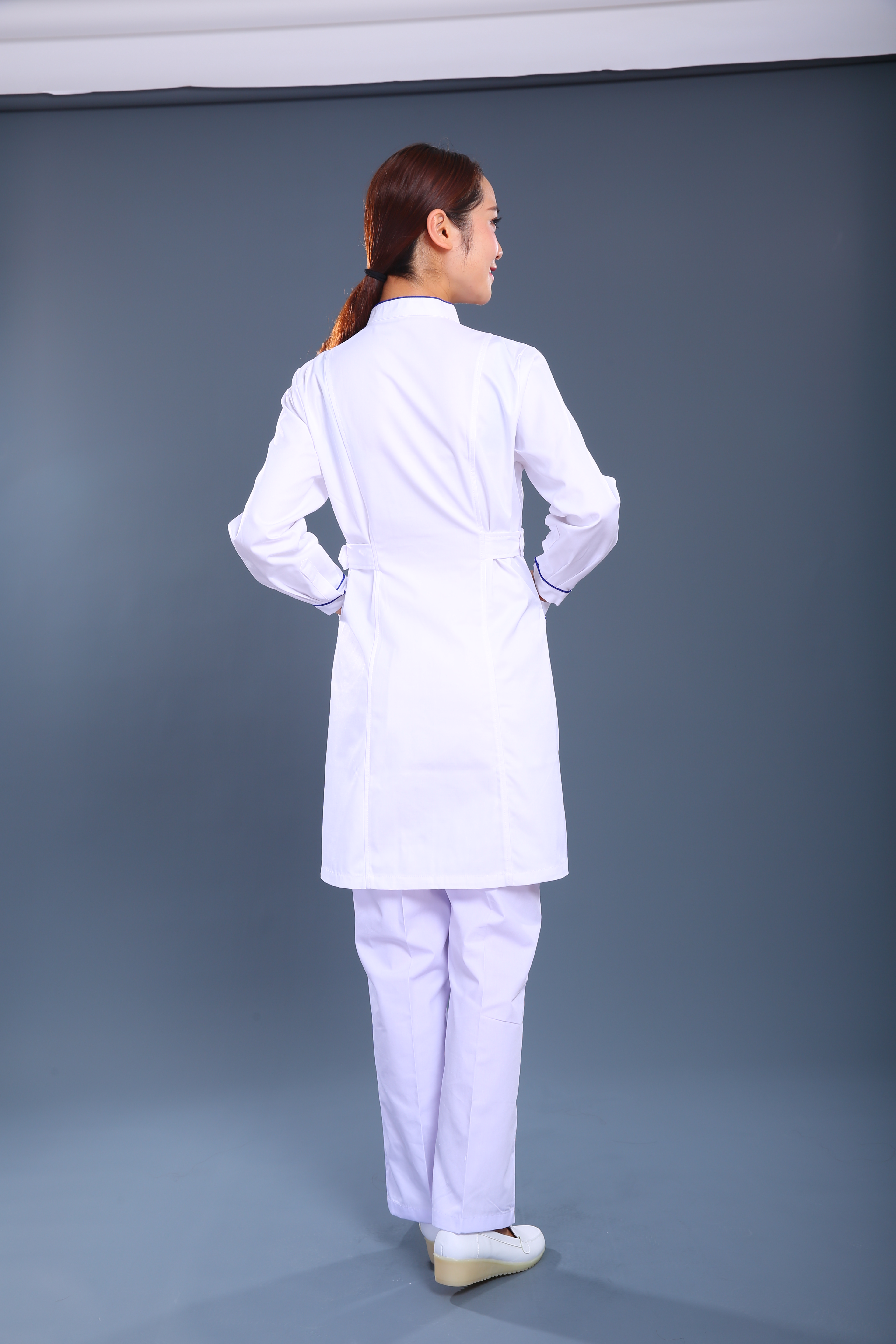 白色長款護士制服