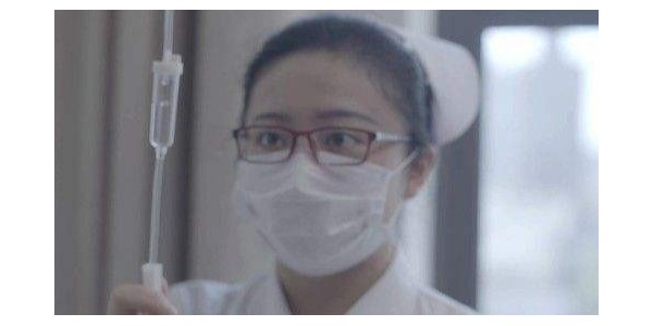 輸液器管壁上有氣泡怎么辦