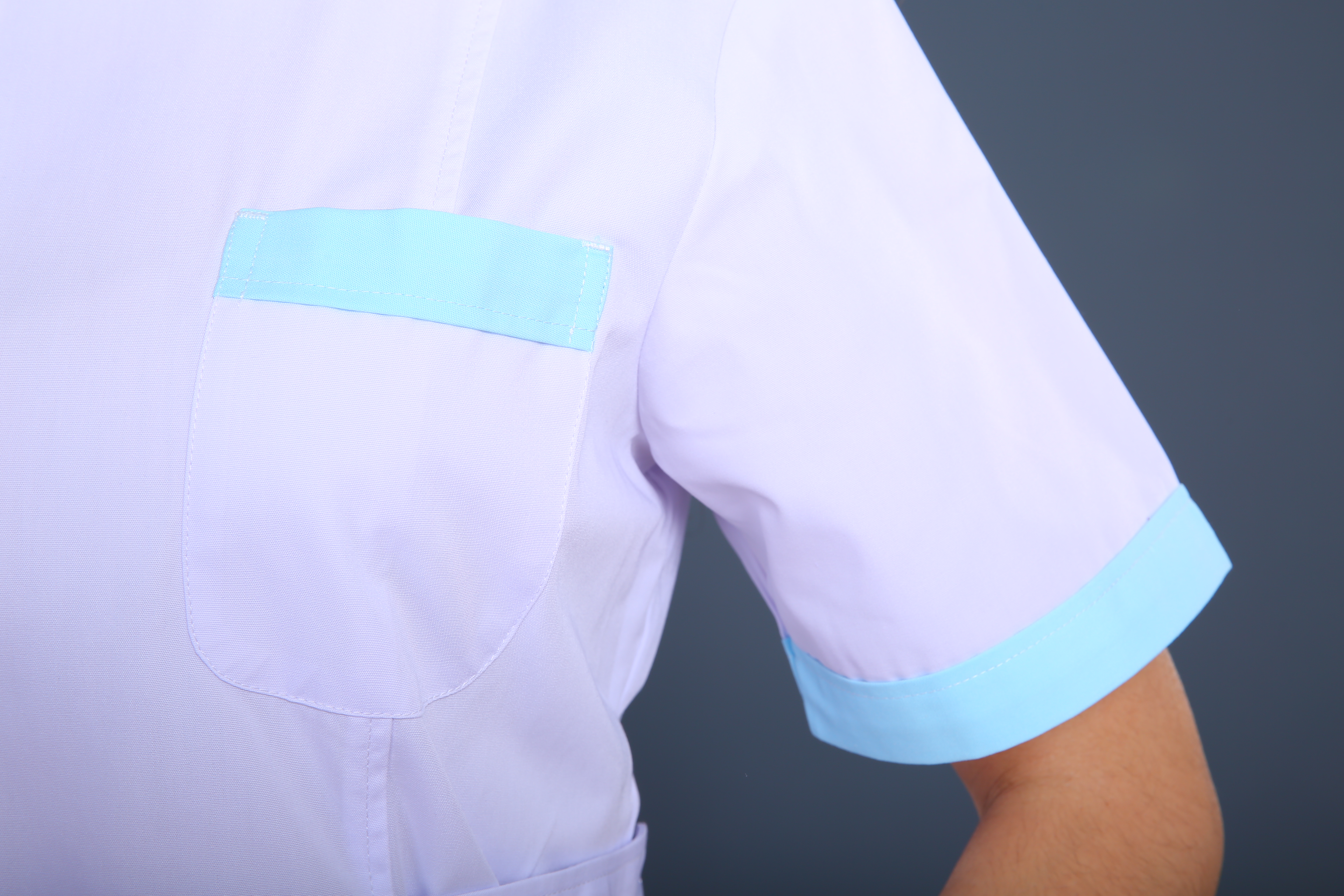 白綠護士制服袖口